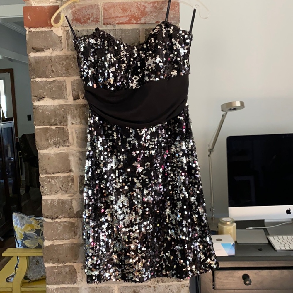 EUC strapless sparkly peekaboo dress!